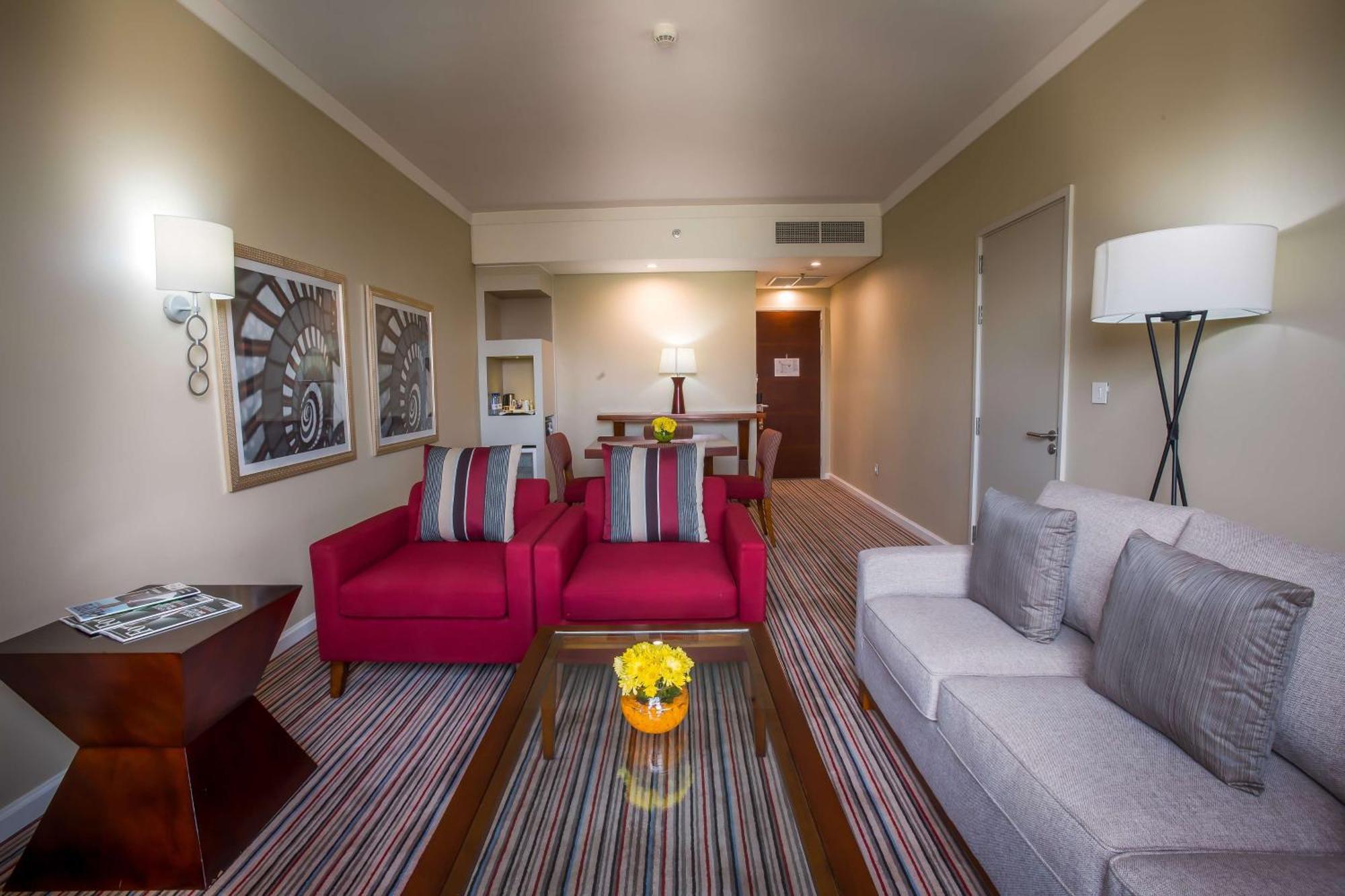 One-Bedroom Suite,715141681:JPEG